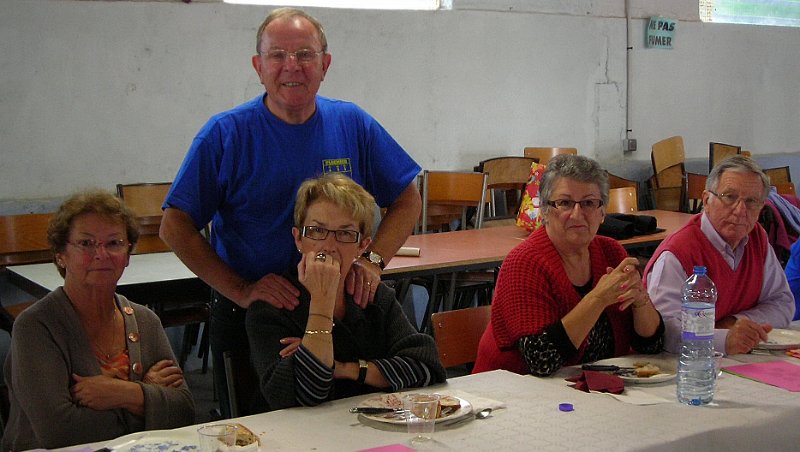 2011-10-13 43 On attend le dessert.JPG